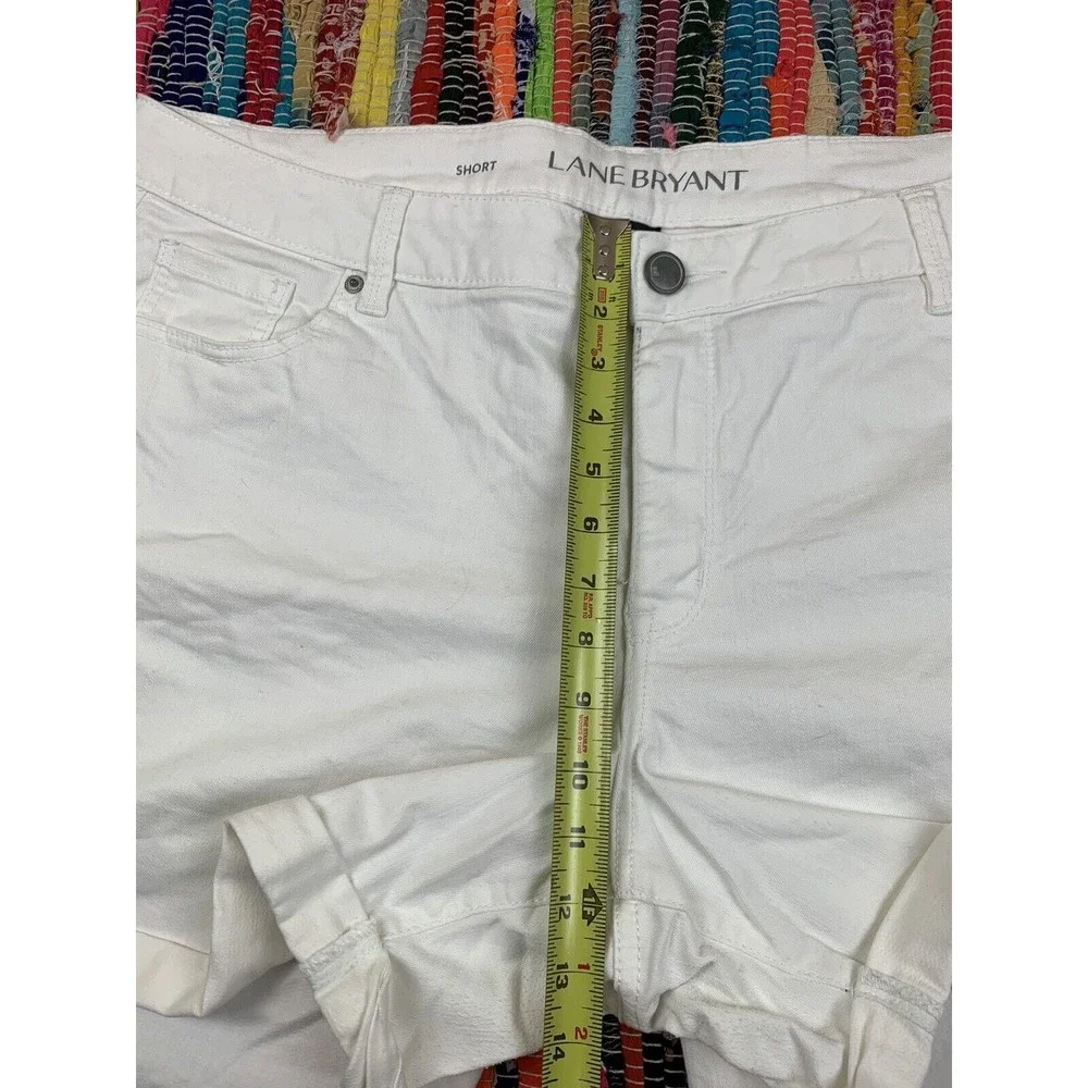 Lane Bryant White Short Shorts Womens 22 (44x5) Stretch Cuffed 5-Pocket Design - Picture 6 of 12
